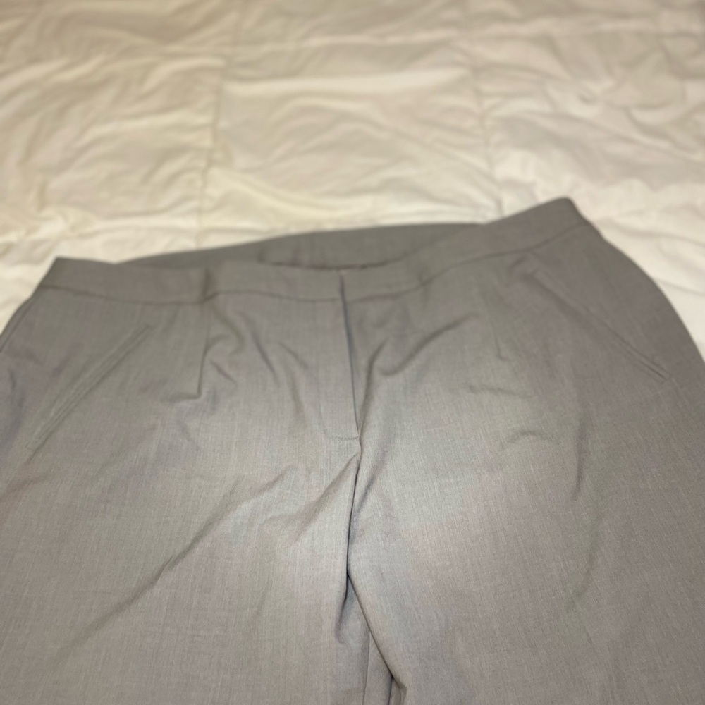 Light gray size 20W dress pants. 31.5 inch inseam. - Picture 4 of 6